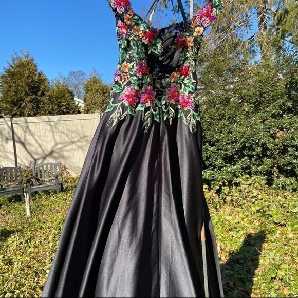 Lucci Lu gown with peekaboo shorts embroidery, beads, and pockets! - Picture 6 of 15